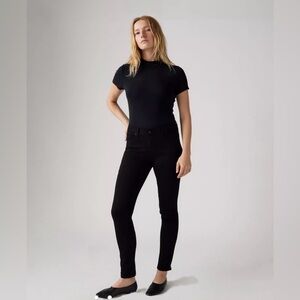 Levi’s 311 Black SHAPING SKINNY WOMEN'S JEANS Size 2 Short NWT